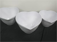 Set of (3) heart mixing bowls