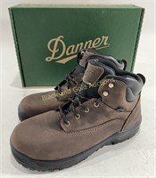 Women’s 8 New Danner Dry Waterproof Boots