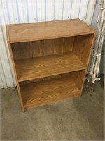 Oak pressboard bookshelf