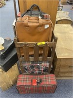 Vintage Wooden Display rack w/ Travel Bags,15"x12"