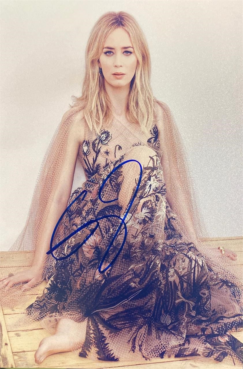 Autograph  
Emily Blunt Photo