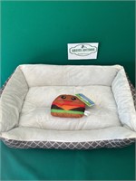 New Pet Bed & toy 19x14