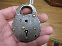 ANTIQUE VINTAGE YALE & TOWNE PADLOCK NO KEY