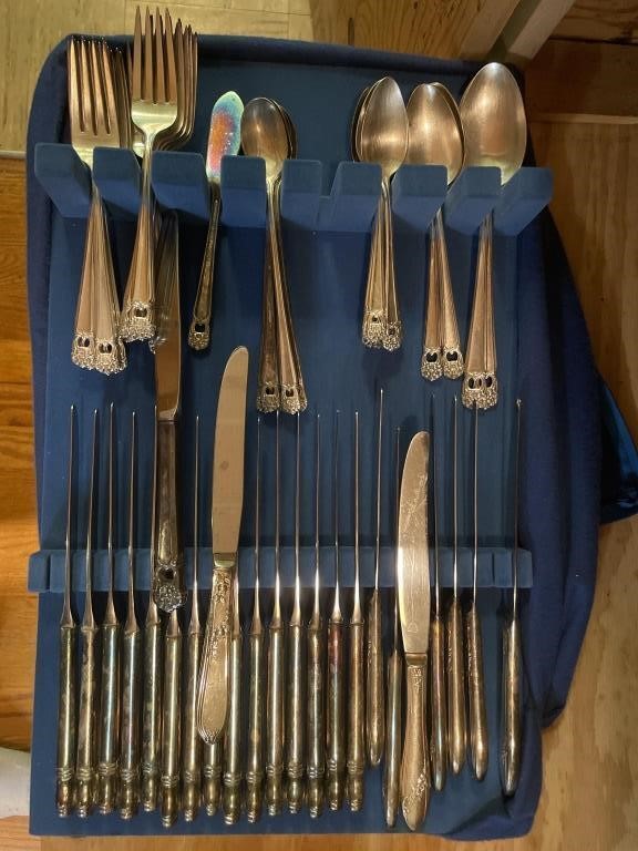 ROGERS BROS. SILVERPLATE FLATWARE - 60 PCS.