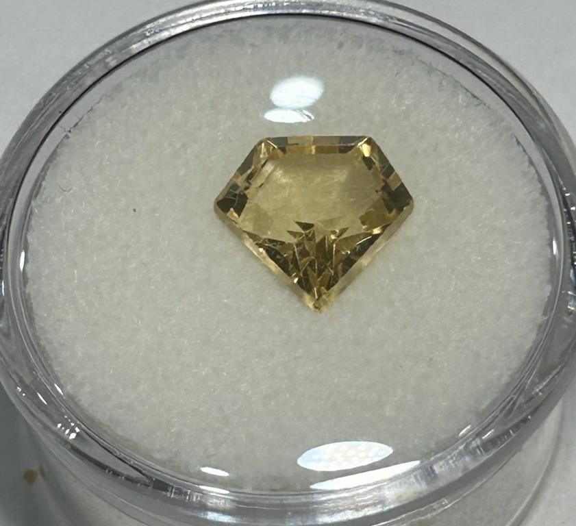 2.75CT CITRINE GEMSTONE