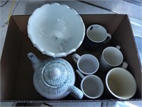 Ceramic tea kettle, center piece and 5 coffee