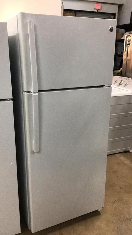 GE White Refrigerator MFA