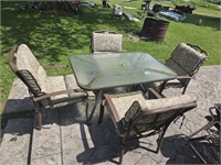 PATIO TABLE W/ 4 CHAIRS
