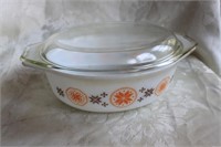 MCM TOWN AND COUNTRY PYREX LIDDED CASSEROLE