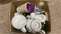 Box of Assorted Ornaments/Decorative Items and