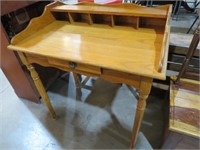 SMALL OAK 1 DRAWER DESK