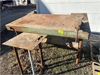 5 FOOT METAL WORKTABLE/BENCH WITH VISE,