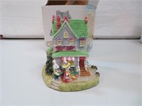 Bunny Village Hattie Hare's Hat Shop 3&1/4" with
