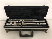 BUNDY FLUTE IN CASE