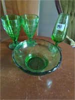 4 pc green glassware.  Goblets and bowl