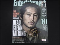 STEVEN YEUN SIGNED 8X10 PHOTO WITH COA