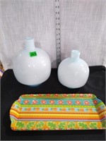 2 New glass jugs & summer time plastic tray
