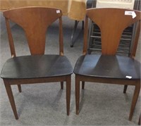 MID CENTURY DINING CHAIRS WITH BLACK SEATS (4X)