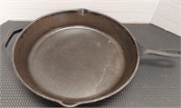 Lodge cast iron skillet.  12in
