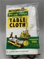 Windproof Picnic Time Disposable Paper Table Cloth