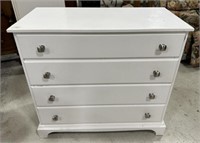 20th Century White Painted Traditional Chest of Dr