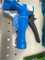 Plastic triggers nozzle