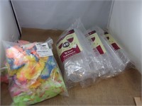 3 Packs of 40 Plastic Wine Glasses/2 Packs Leis