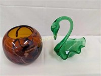 Swan & Bowl Art Glass