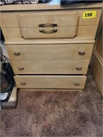 5 DRAWER BLONDISH COLOR CHEST OF DRAWERS
