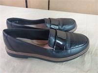 Clarks like new size 8