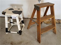 Pair step stools both solid
