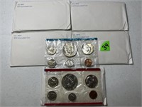 (5) 1975 Uncirculated Mint Sets