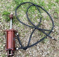 hydraulic cylinder - 8" stroke- old hoses