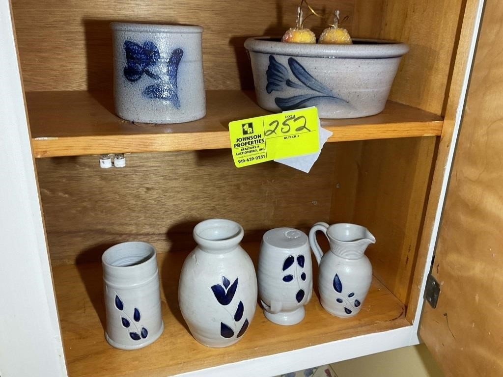 GROUP OF WILLIAMSBURG POTTERY AND OTHERS