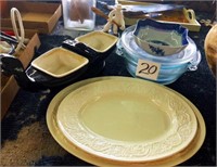2 Wedgewood Platters, Gondola Serving Pce, Pyrex