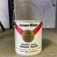 Vintage Jones-Blair Paint Radio