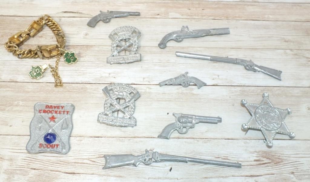 VINTAGE DAVY CROCKETT PINS & PEWTER GUNS