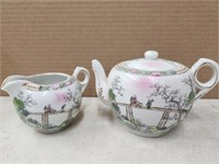 Vintage Japan Teapot & Creamer (chip on spout)