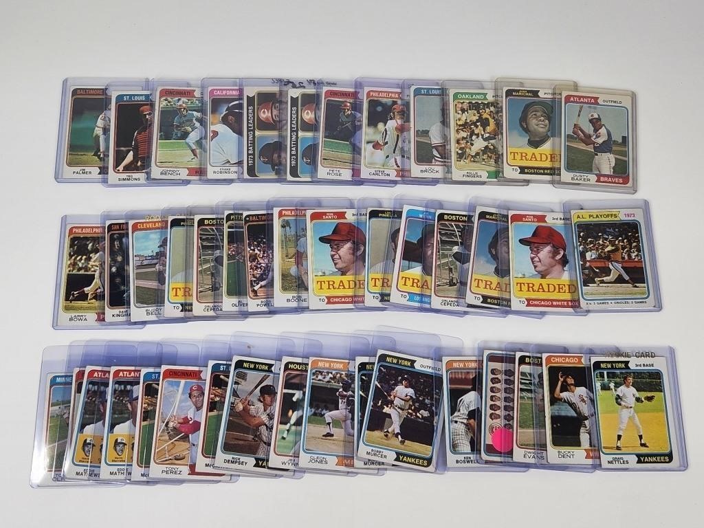 ASSORTMENT OF 1974 TOPPS BASEBALL CARDS