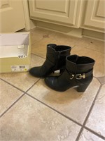 Stacey size 7 black boots