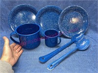 (7pcs) Blue enamelware (plates -cups -spoons)