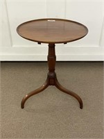 Period Federal Mahogany Tilt Top Tea Table