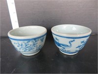 SET OF 2 SMALL BLUE & WHITE ORIENTAL POTTERY BOWLS