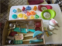 Kitchenware-cookie cutters, Pioneer Woman