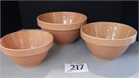 SET OF 3 WATT POTTERY MIXING BOWLS