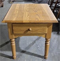 (L) Light Wood Single Drawer Side Table. 22x26x22