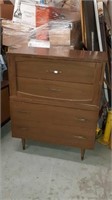 Vintage wooden 4 drawer dresser needs some TLC