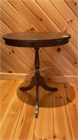 Small oval wooded stand 23"tall