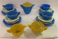 Akro Agate Multicolored Glass Child's Tea Set