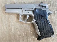 Smith & Wesson 669 9mm Para Handgun